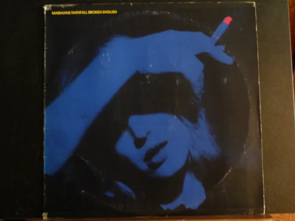 Capa de Marianne Faithfull — Broken English