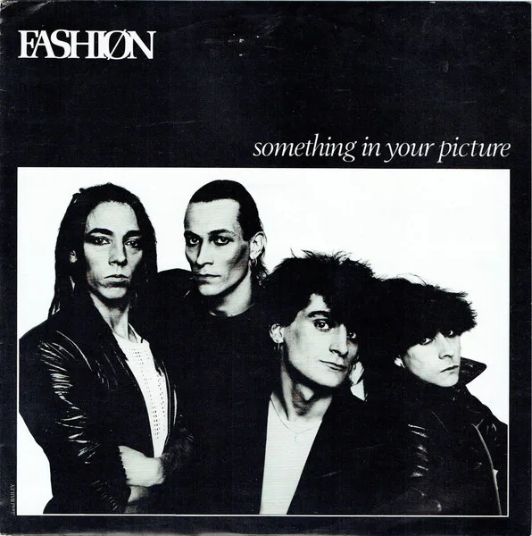 Capa de Fashion — Something In Your Picture
