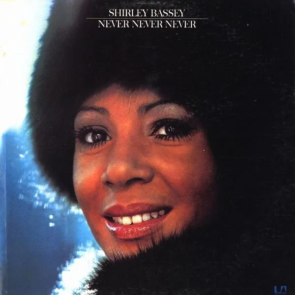 Capa de Shirley Bassey — Never Never Never