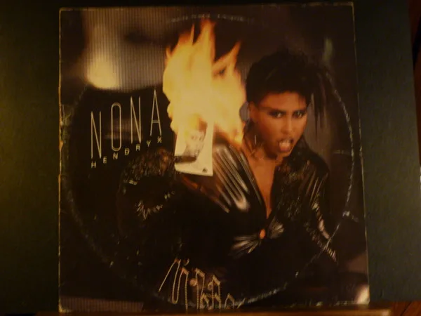 Capa de Nona Hendryx — Nona