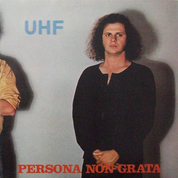 Capa de UHF — Persona Non Grata