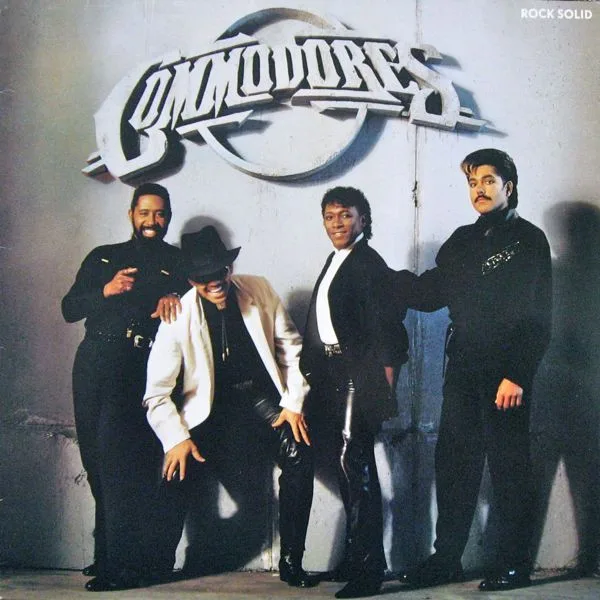 Capa de Commodores — Rock Solid