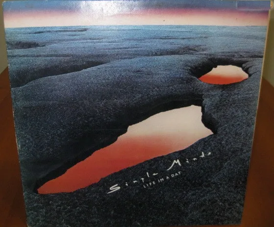 Capa de Simple Minds — Life In A Day