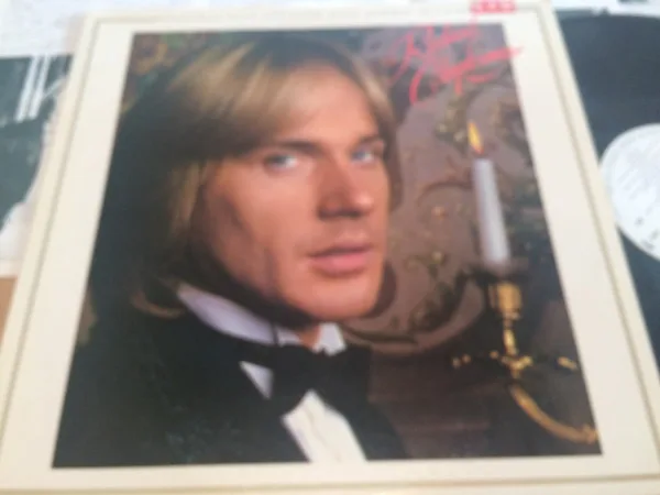 Capa de Richard Clayderman — Concerto Pour Une Jeune Fille Nommee "Je T'Aime"
