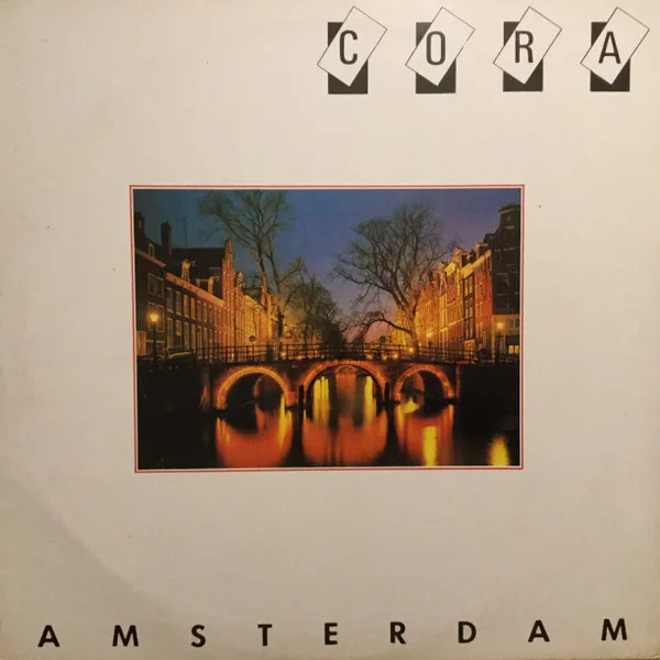Capa de Cora — Amsterdam