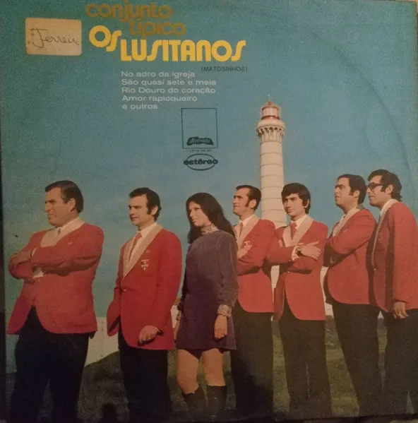 Capa de Conjunto Típico Os Lusitanos — No Adro Da Igreja