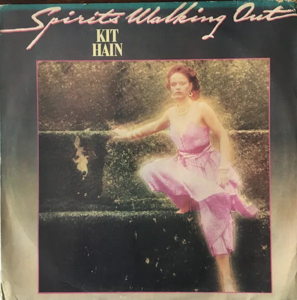 Capa de Kit Hain — Spirits Walking Out 