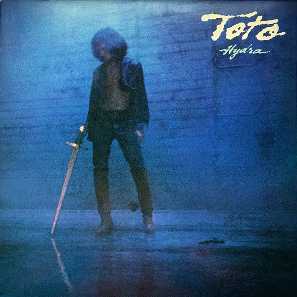 Capa de Toto — Hydra