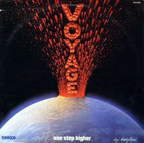 Capa de Voyage — One Step Higher