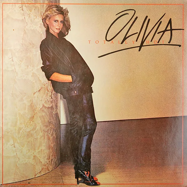 Capa de Olivia Newton-John — Totally Hot