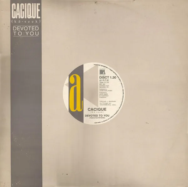 Capa de Cacique — Devoted To You
