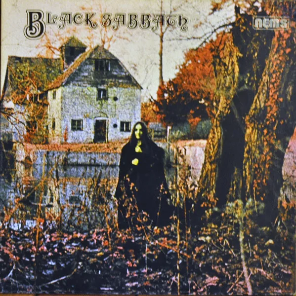 Capa de Black Sabbath — Black Sabbath