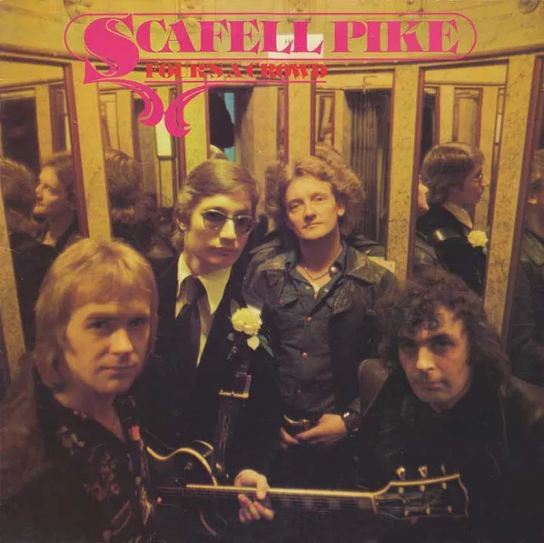 Capa de Scafell Pike — Four's A Crowd