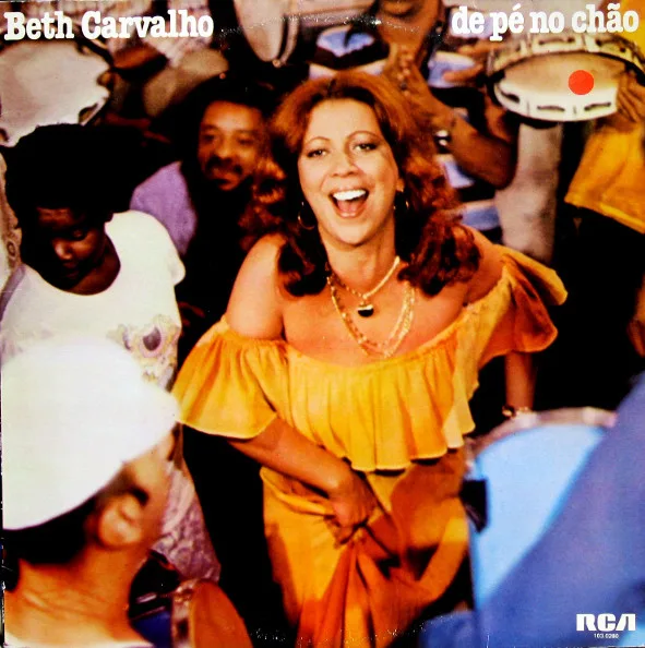 Capa de Beth Carvalho — De Pé No Chão