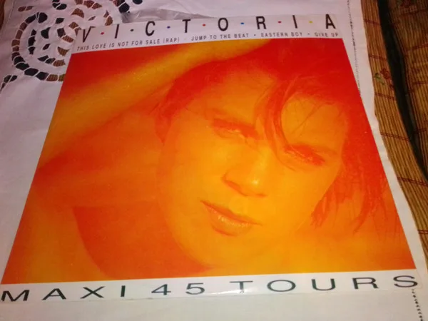 Capa de Victoria* — This Love Is Not For Sale