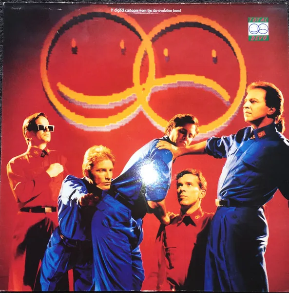 Capa de Devo — Total Devo
