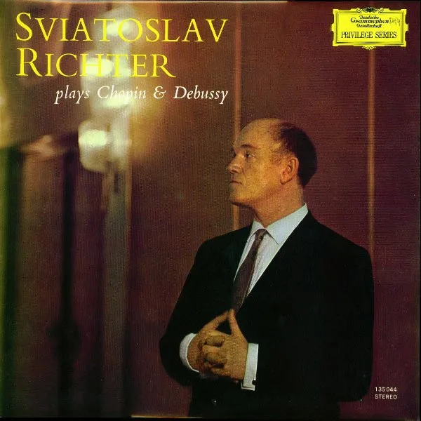 Capa de Sviatoslav Richter — Plays Chopin & Debussy