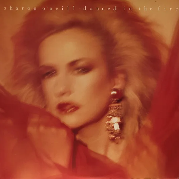 Capa de Sharon O'Neill — Danced In The Fire