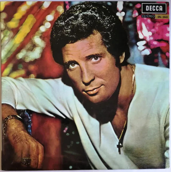Capa de Tom Jones — Tom