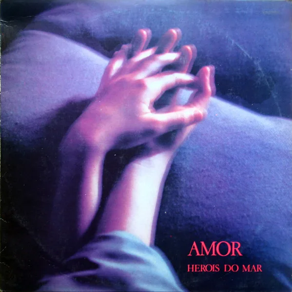 Capa de Heróis Do Mar — Amor