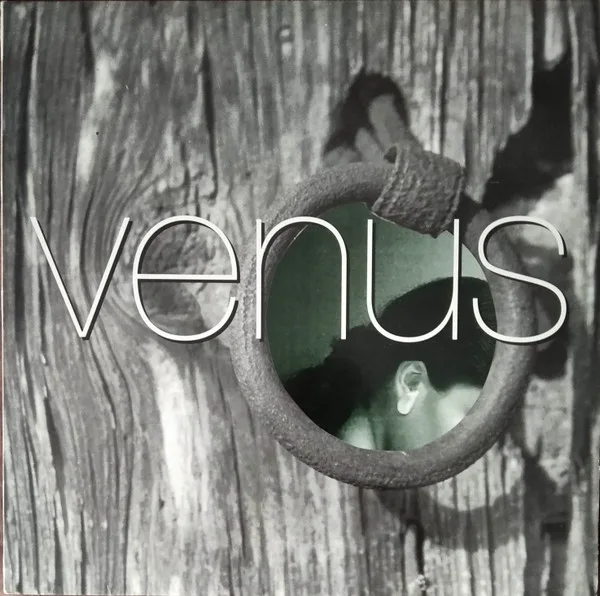 Capa de Venus  — Amores Extraños