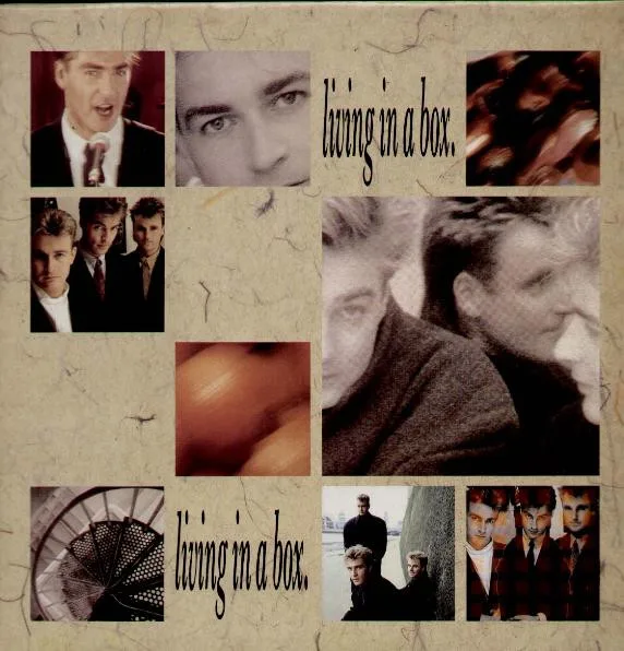 Capa de Living In A Box — Living In A Box