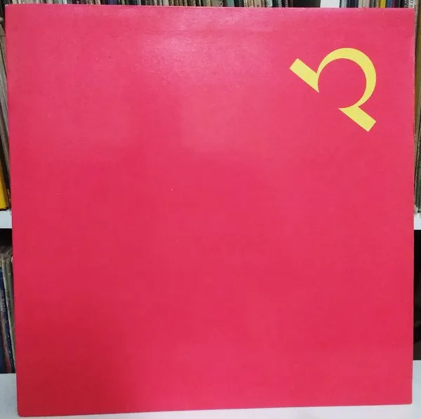 Capa de Omega  — Omega