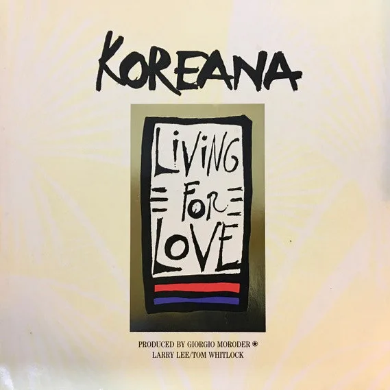 Capa de Koreana — Living For Love