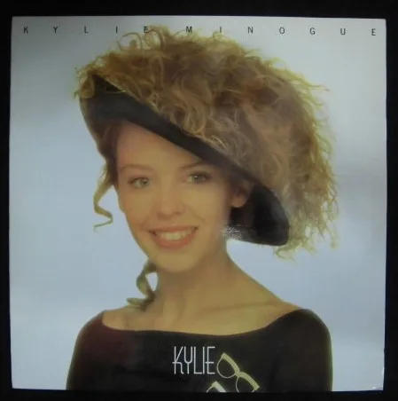 Capa de Kylie Minogue — Kylie