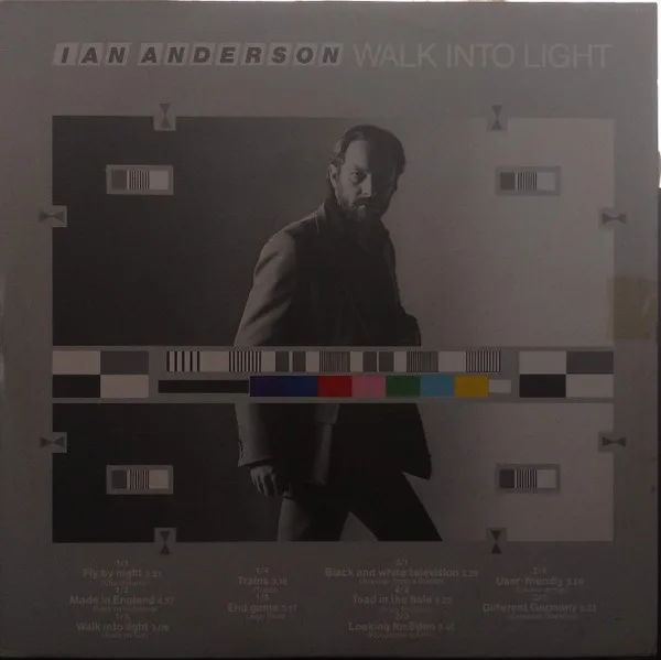 Capa de Ian Anderson — Walk Into Light