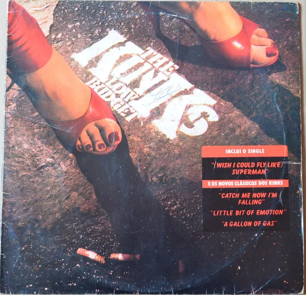 Capa de The Kinks — Low Budget