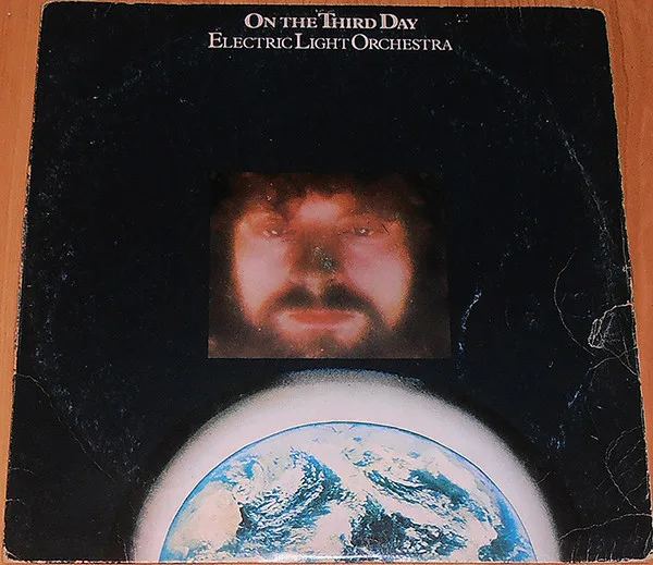 Capa de Electric Light Orchestra — On The Third Day