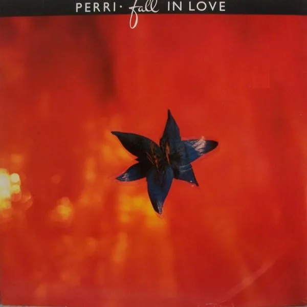 Capa de Perri — Fall In Love