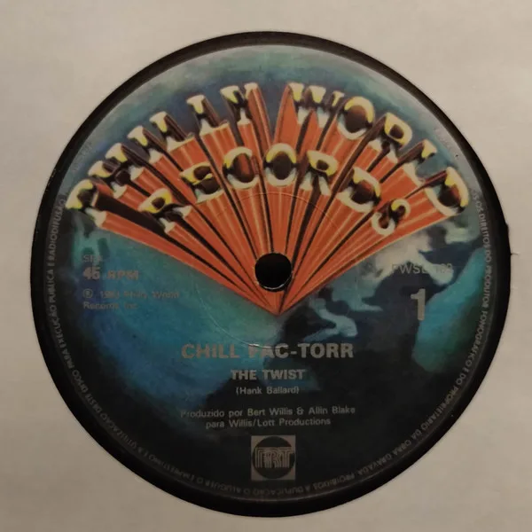 Capa de Chill Fac-Torr — The Twist