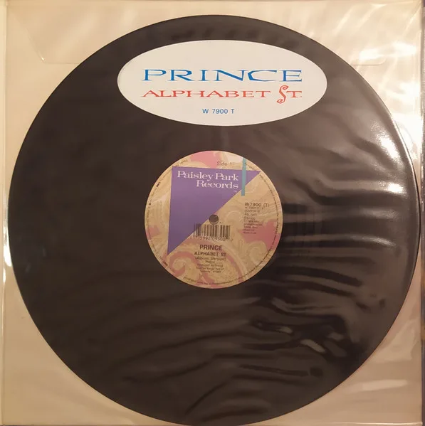 Capa de Prince — Alphabet St.