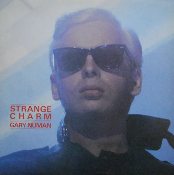 Capa de Gary Numan — Strange Charm