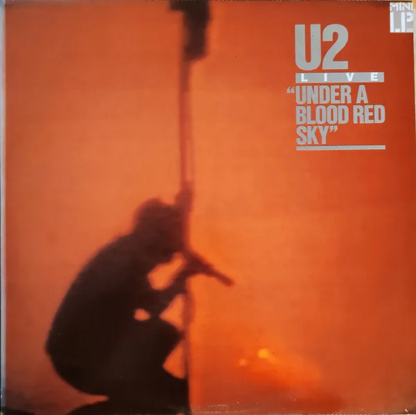 Capa de U2 — Live "Under A Blood Red Sky"