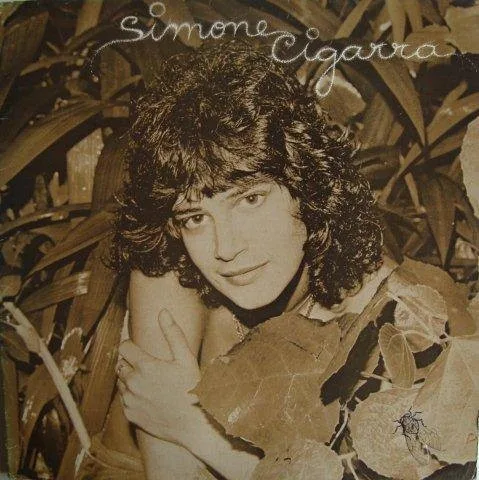 Capa de Simone  — Cigarra