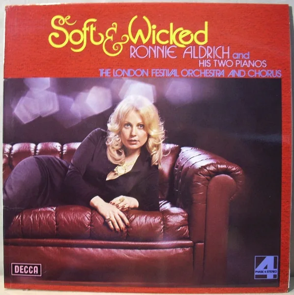 Capa de Ronnie Aldrich — Soft & Wicked